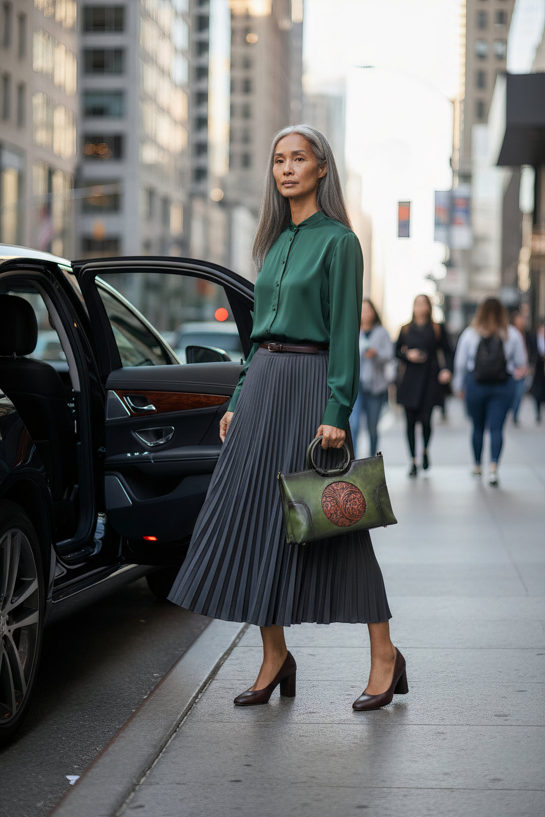 حقيبة يد نسائية أيقونية من الجلد الأصلي - أخضر عشبي