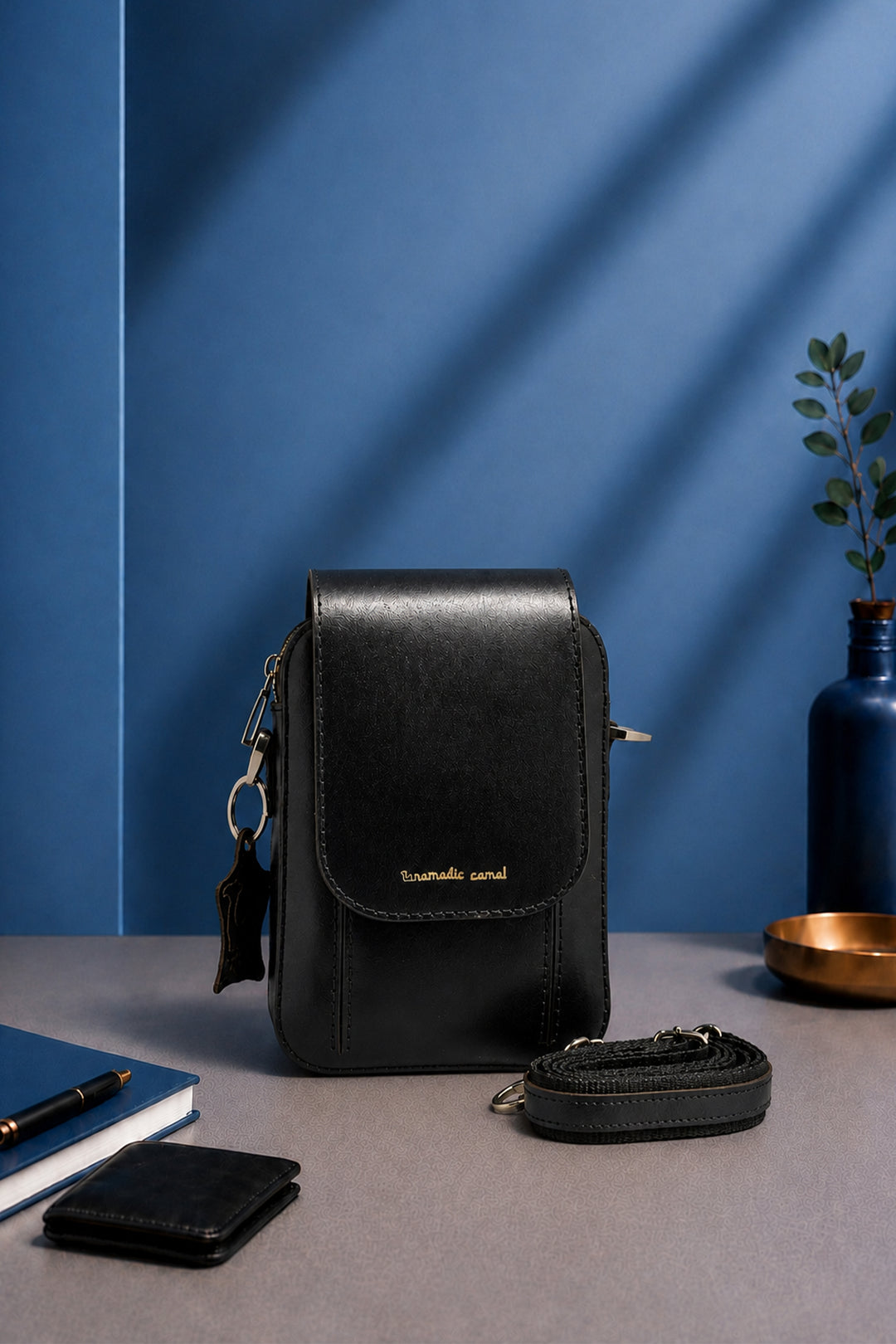 Jordon Men's Genuine Leather Side Messenger Bag - Black