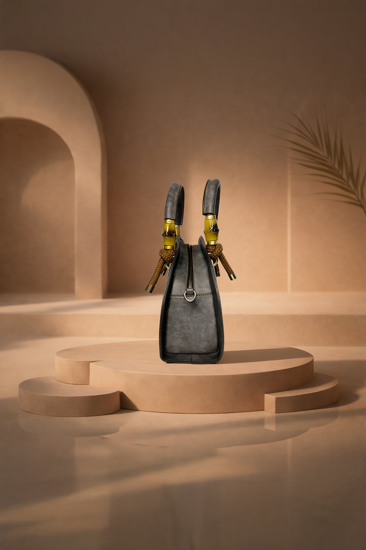 حقيبة كريسنت النسائية المصنوعة من الجلد الطبيعي - رمادي فحمي